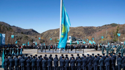 В Алматы в честь Дня Республики состоялась церемония поднятия государственного флага