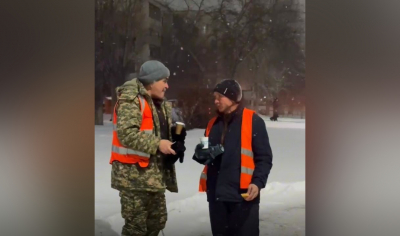 Маленькие подарки и большое единство: акция в Астане